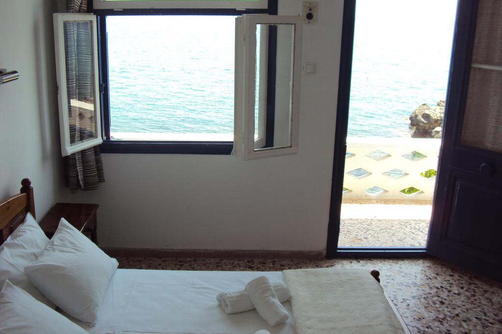 Chrisopetro Rooms Marathókampos Exteriör bild